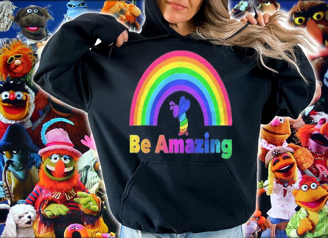 Be Amazing Word Art Rainbow Colorful Bee T-shirt t-shirt