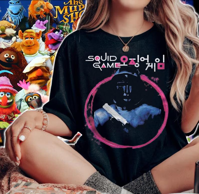 Squid Game Front Man Portrait t-shirt woman shirt