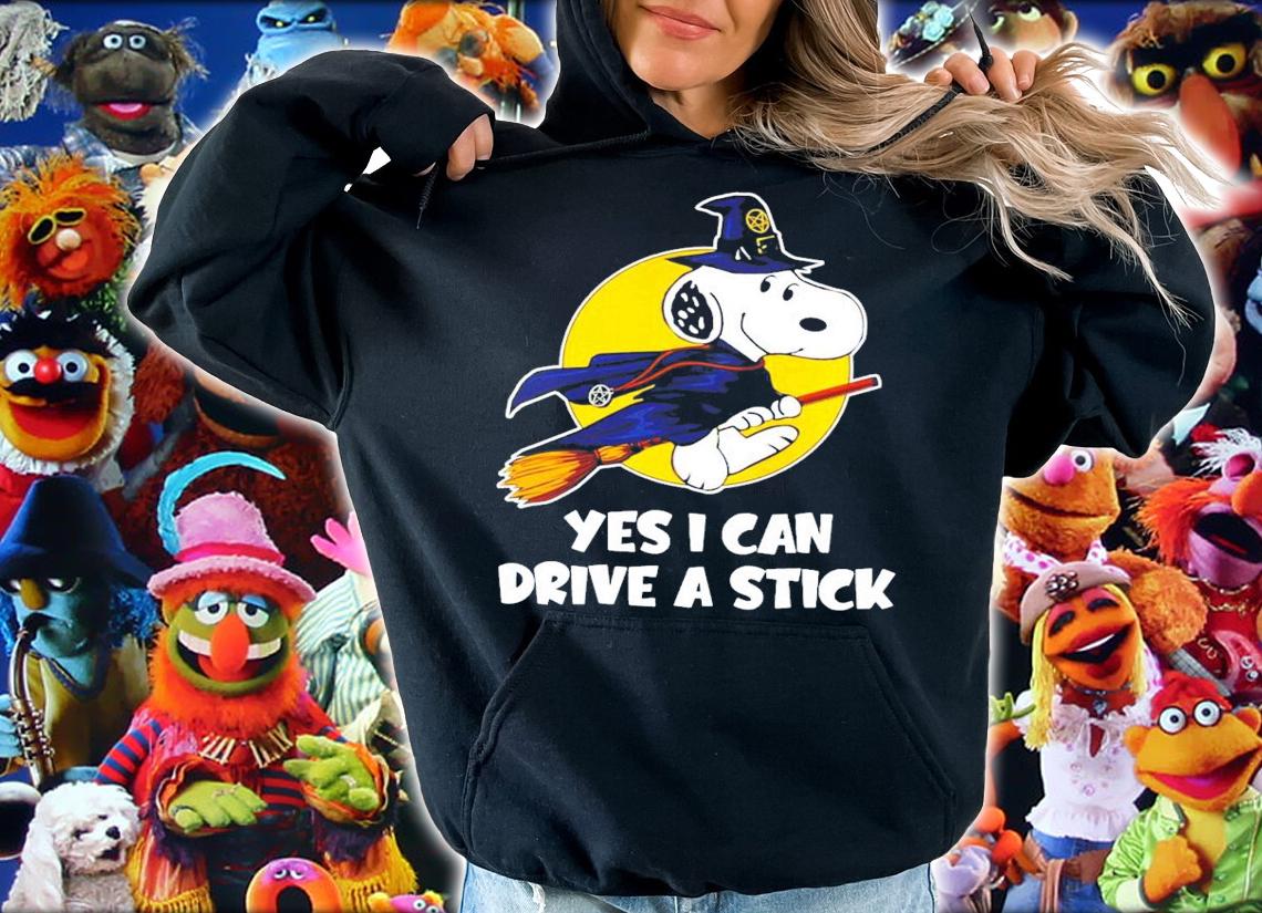 Yes I can Drive a stick Snoopy Witch Halloween t-shirt hoodie