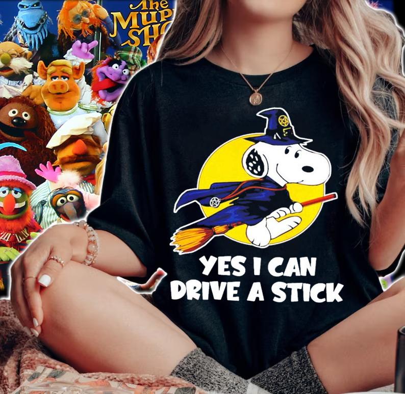 Yes I can Drive a stick Snoopy Witch Halloween t-shirt woman shirt